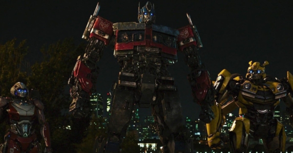 Diretor de Besouro Azul diz que vai fazer uma abordagem 'diferente' para o novo spin-off de 'Transformers'